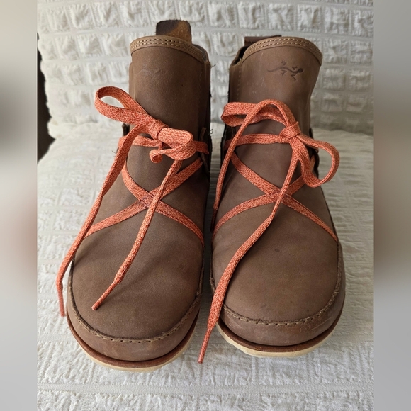 Chaco Brown Ankle Boots with Orange Laces - Picture 2 of 10